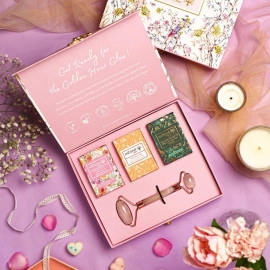 natural vibes glow getter gift set with rose quartz face roller vitamin c serum nirvana flower oil and gold beauty elixir oil 2