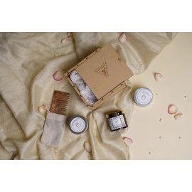 rakhi gift hamper 2 candles comb clay pack pack of 4 gift box